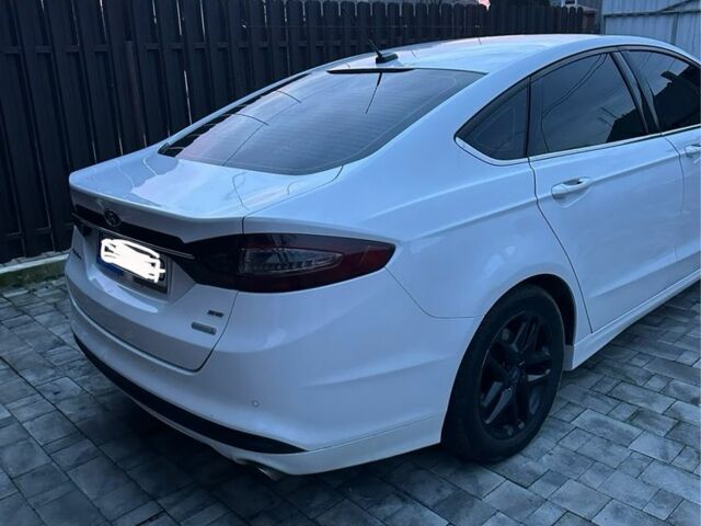 Белый Форд Фьюжн, объемом двигателя 1.6 л и пробегом 186 тыс. км за 8500 $, фото 2 на Automoto.ua