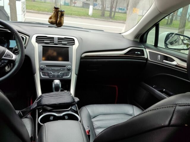 Белый Форд Фьюжн, объемом двигателя 2 л и пробегом 283 тыс. км за 9500 $, фото 2 на Automoto.ua