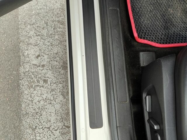 Белый Форд Фьюжн, объемом двигателя 2 л и пробегом 283 тыс. км за 9500 $, фото 4 на Automoto.ua