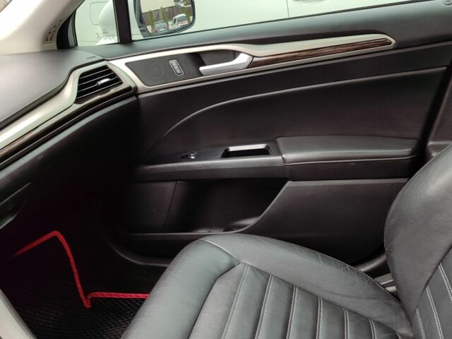 Белый Форд Фьюжн, объемом двигателя 2 л и пробегом 283 тыс. км за 9500 $, фото 7 на Automoto.ua