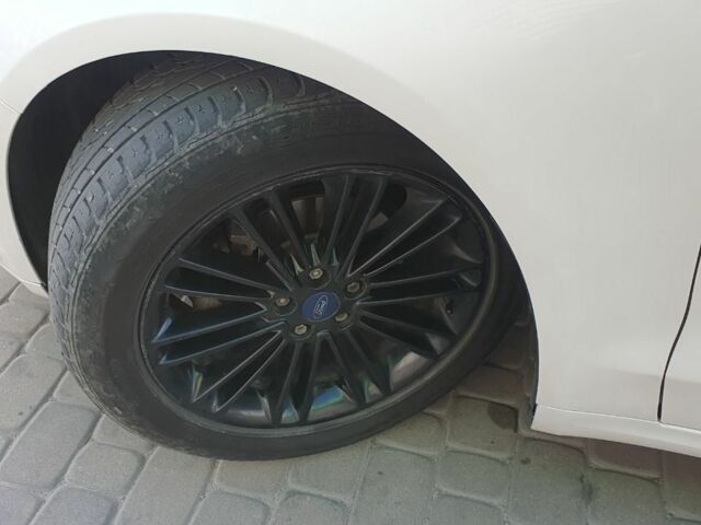 Белый Форд Фьюжн, объемом двигателя 2 л и пробегом 283 тыс. км за 9500 $, фото 15 на Automoto.ua