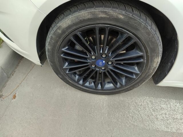 Белый Форд Фьюжн, объемом двигателя 2 л и пробегом 283 тыс. км за 9500 $, фото 13 на Automoto.ua