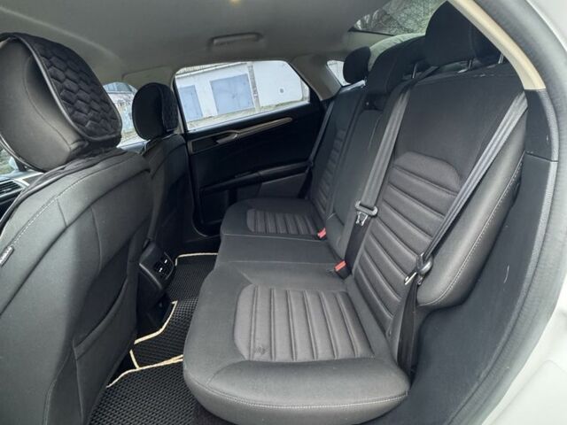 Белый Форд Фьюжн, объемом двигателя 2.5 л и пробегом 70 тыс. км за 12500 $, фото 6 на Automoto.ua