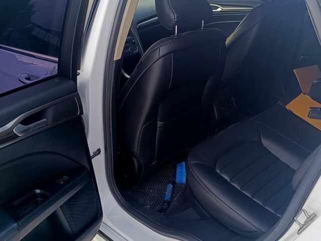 Белый Форд Фьюжн, объемом двигателя 2 л и пробегом 11700 тыс. км за 10500 $, фото 12 на Automoto.ua