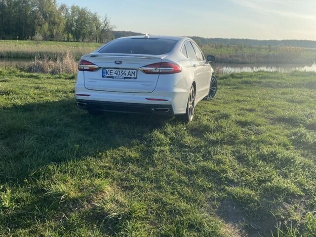 Белый Форд Фьюжн, объемом двигателя 2 л и пробегом 165 тыс. км за 14500 $, фото 3 на Automoto.ua