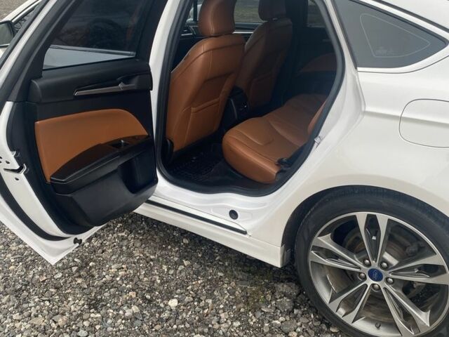 Белый Форд Фьюжн, объемом двигателя 2 л и пробегом 165 тыс. км за 14500 $, фото 6 на Automoto.ua