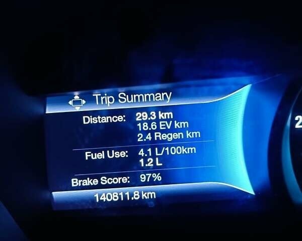 Белый Форд Фьюжн, объемом двигателя 2 л и пробегом 141 тыс. км за 11000 $, фото 4 на Automoto.ua