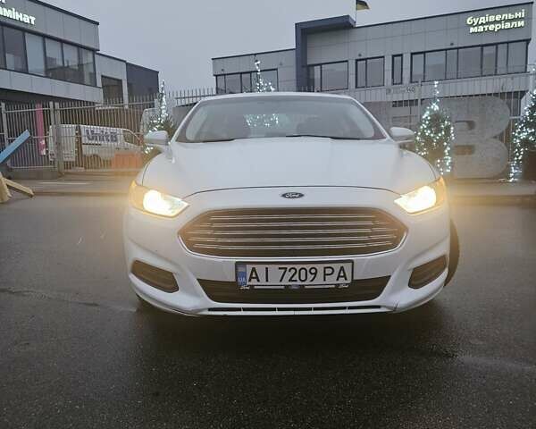 Белый Форд Фьюжн, объемом двигателя 1.6 л и пробегом 194 тыс. км за 7500 $, фото 5 на Automoto.ua