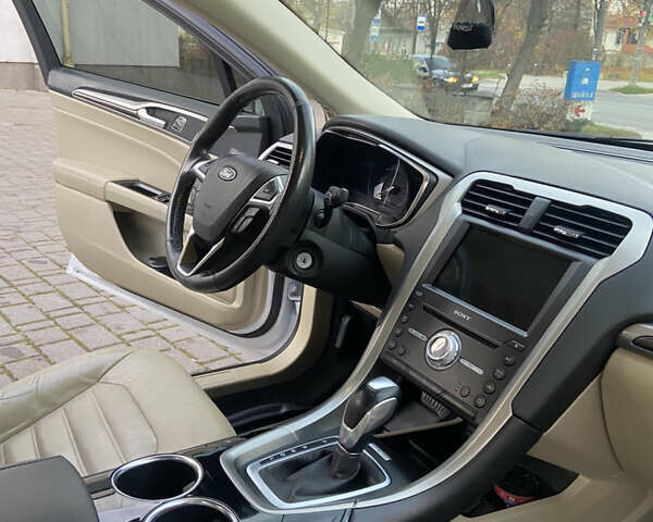 Белый Форд Фьюжн, объемом двигателя 2 л и пробегом 178 тыс. км за 12500 $, фото 15 на Automoto.ua