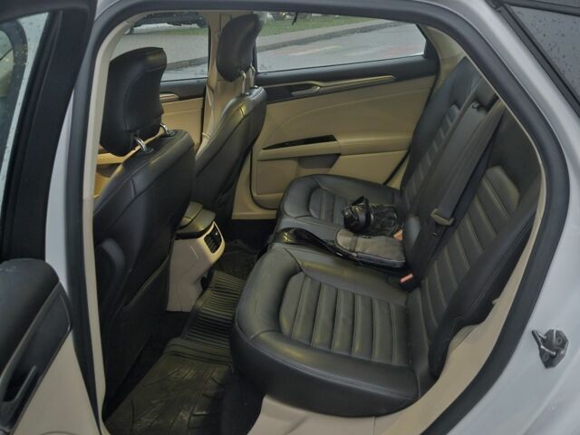 Белый Форд Фьюжн, объемом двигателя 1.6 л и пробегом 194 тыс. км за 7500 $, фото 6 на Automoto.ua