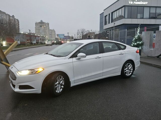 Белый Форд Фьюжн, объемом двигателя 1.6 л и пробегом 194 тыс. км за 7500 $, фото 2 на Automoto.ua