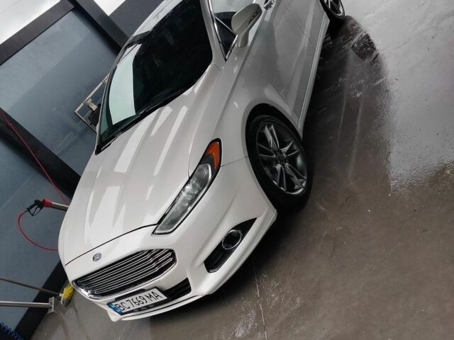 Білий Форд Фьюжен, об'ємом двигуна 2 л та пробігом 250 тис. км за 8500 $, фото 4 на Automoto.ua