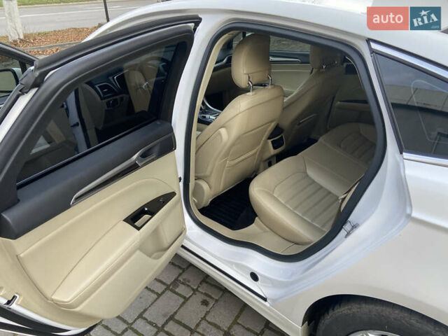 Белый Форд Фьюжн, объемом двигателя 2 л и пробегом 178 тыс. км за 12500 $, фото 11 на Automoto.ua