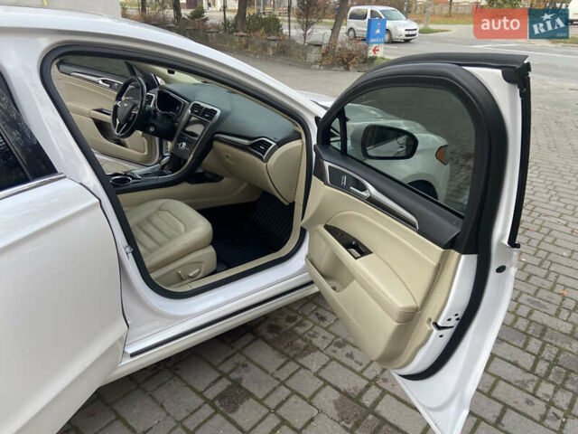 Белый Форд Фьюжн, объемом двигателя 2 л и пробегом 178 тыс. км за 12500 $, фото 14 на Automoto.ua