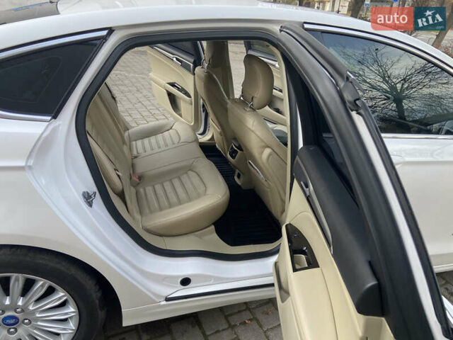 Белый Форд Фьюжн, объемом двигателя 2 л и пробегом 178 тыс. км за 12500 $, фото 13 на Automoto.ua