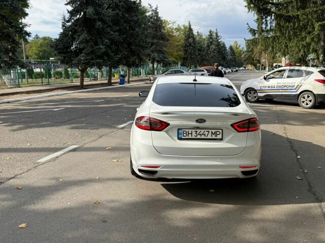 Білий Форд Фьюжен, об'ємом двигуна 2 л та пробігом 210 тис. км за 10000 $, фото 6 на Automoto.ua