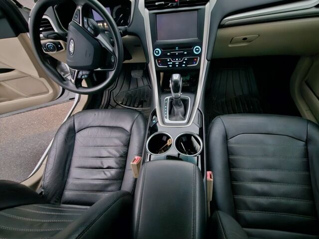 Белый Форд Фьюжн, объемом двигателя 1.6 л и пробегом 194 тыс. км за 7500 $, фото 7 на Automoto.ua