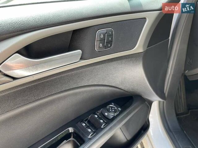 Білий Форд Фьюжен, об'ємом двигуна 2 л та пробігом 168 тис. км за 12300 $, фото 13 на Automoto.ua