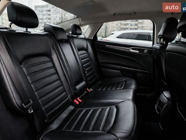 Білий Форд Фьюжен, об'ємом двигуна 1.6 л та пробігом 236 тис. км за 8600 $, фото 12 на Automoto.ua