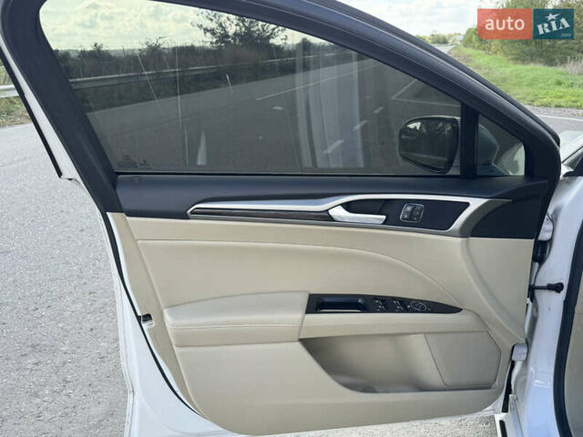 Белый Форд Фьюжн, объемом двигателя 2 л и пробегом 226 тыс. км за 10299 $, фото 8 на Automoto.ua