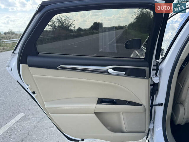 Белый Форд Фьюжн, объемом двигателя 2 л и пробегом 226 тыс. км за 10299 $, фото 9 на Automoto.ua