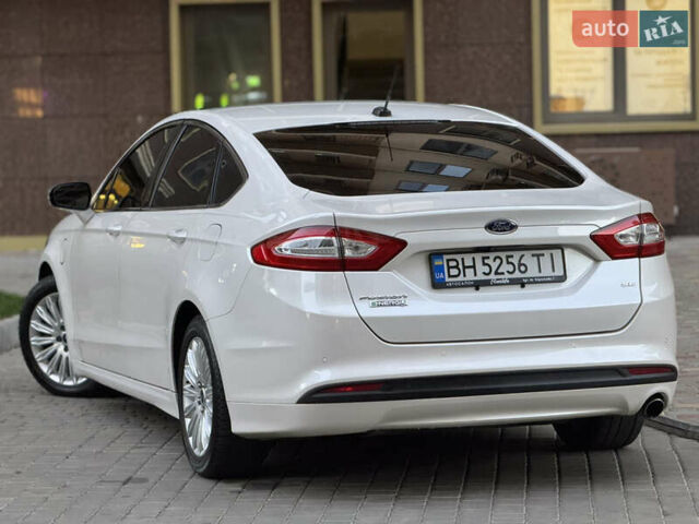Белый Форд Фьюжн, объемом двигателя 2 л и пробегом 122 тыс. км за 11900 $, фото 3 на Automoto.ua