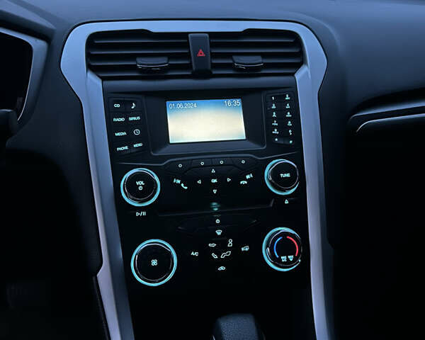 Форд Фьюжн 2013 в Ровно на Automoto.ua Белый Форд Фьюжн, объемом двигателя 1.6 л и пробегом 179 тыс. км за 8300 $, фото 6 на Automoto.ua