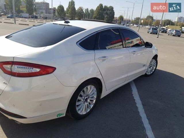 Білий Форд Фьюжен, об'ємом двигуна 2 л та пробігом 190 тис. км за 9900 $, фото 7 на Automoto.ua