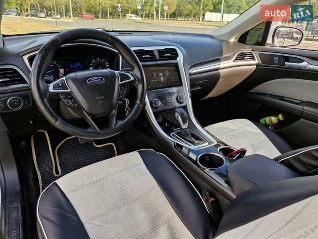 Форд Фьюжн 2013 в Николаеве на Automoto.ua Белый Форд Фьюжн, объемом двигателя 2.49 л и пробегом 181 тыс. км за 9999 $, фото 13 на Automoto.ua