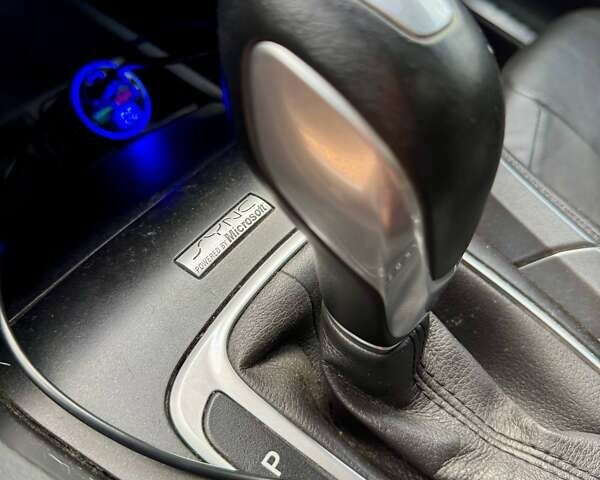 Білий Форд Фьюжен, об'ємом двигуна 2 л та пробігом 157 тис. км за 10999 $, фото 14 на Automoto.ua