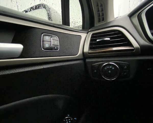 Білий Форд Фьюжен, об'ємом двигуна 2 л та пробігом 320 тис. км за 7800 $, фото 14 на Automoto.ua