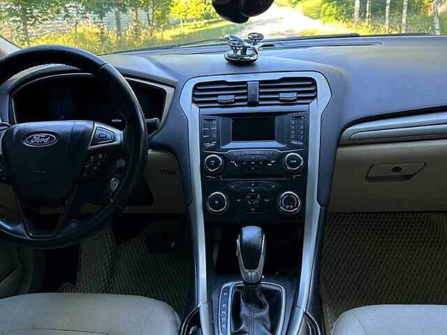 Форд Фьюжн 2013 в Харькове на Automoto.ua Белый Форд Фьюжн, объемом двигателя 2.5 л и пробегом 181 тыс. км за 9600 $, фото 5 на Automoto.ua