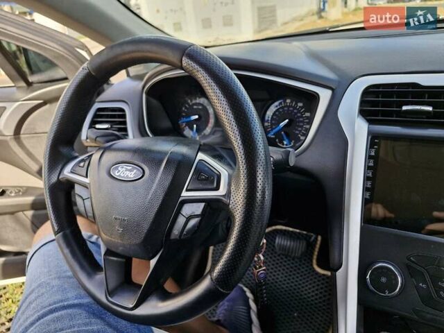 Форд Фьюжн 2013 в Николаеве на Automoto.ua Белый Форд Фьюжн, объемом двигателя 2.49 л и пробегом 181 тыс. км за 9999 $, фото 11 на Automoto.ua