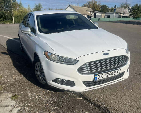 Білий Форд Фьюжен, об'ємом двигуна 2.5 л та пробігом 199 тис. км за 9000 $, фото 2 на Automoto.ua