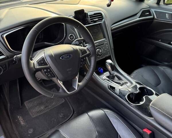 Білий Форд Фьюжен, об'ємом двигуна 2 л та пробігом 157 тис. км за 10999 $, фото 13 на Automoto.ua