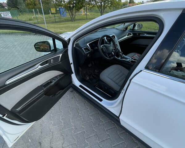 Белый Форд Фьюжн, объемом двигателя 2.49 л и пробегом 230 тыс. км за 7700 $, фото 22 на Automoto.ua