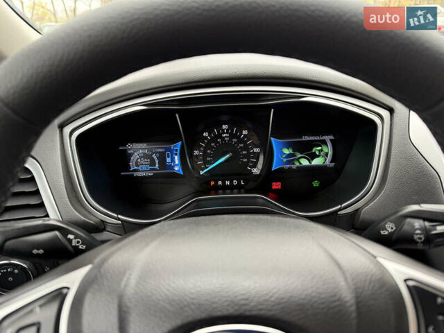 Белый Форд Фьюжн, объемом двигателя 2 л и пробегом 210 тыс. км за 9899 $, фото 18 на Automoto.ua