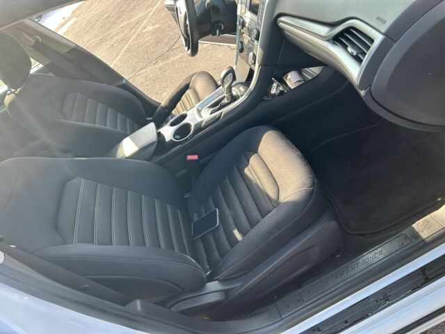 Белый Форд Фьюжн, объемом двигателя 2.5 л и пробегом 101 тыс. км за 10000 $, фото 16 на Automoto.ua