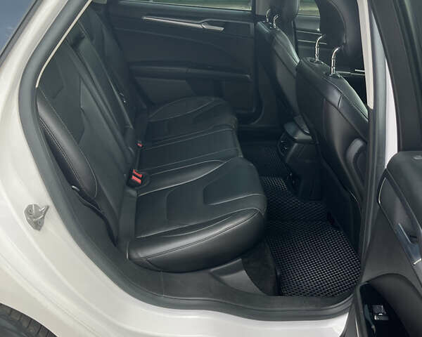 Форд Фьюжен 2013 у Києві на Automoto.ua Білий Форд Фьюжен, об'ємом двигуна 2 л та пробігом 214 тис. км за 10900 $, фото 6 на Automoto.ua