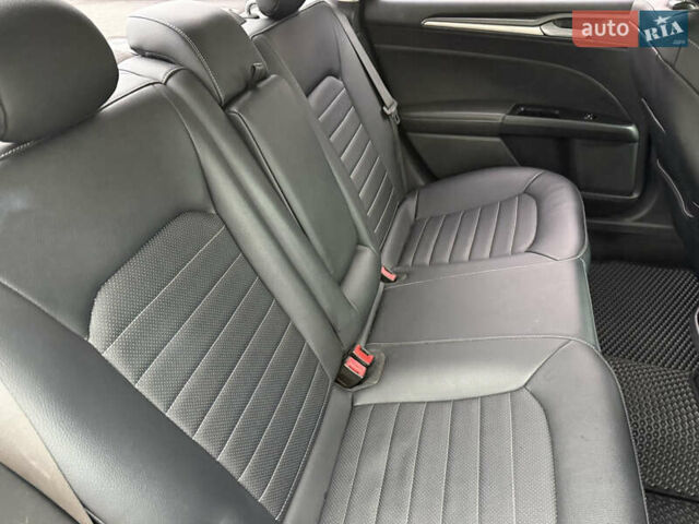 Білий Форд Фьюжен, об'ємом двигуна 2.5 л та пробігом 173 тис. км за 8300 $, фото 16 на Automoto.ua