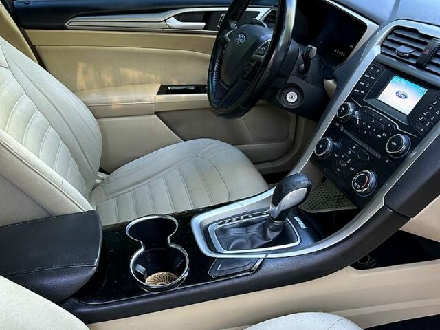 Форд Фьюжн 2013 в Харькове на Automoto.ua Белый Форд Фьюжн, объемом двигателя 2.5 л и пробегом 181 тыс. км за 9600 $, фото 2 на Automoto.ua