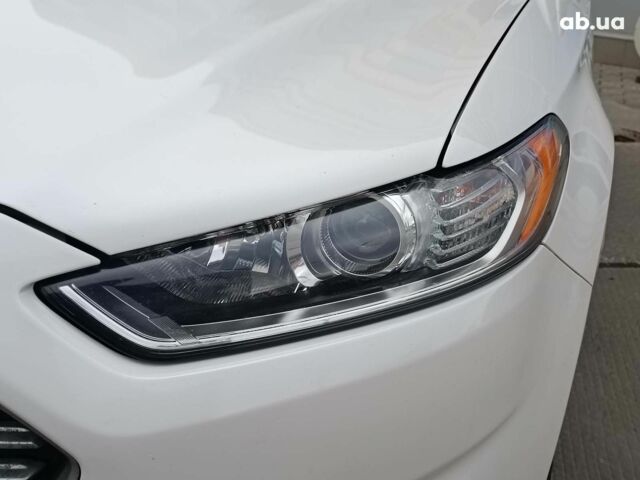 Білий Форд Фьюжен, об'ємом двигуна 1.5 л та пробігом 137 тис. км за 8690 $, фото 11 на Automoto.ua