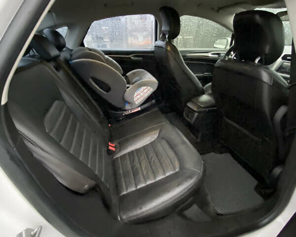 Білий Форд Фьюжен, об'ємом двигуна 2 л та пробігом 320 тис. км за 7800 $, фото 8 на Automoto.ua