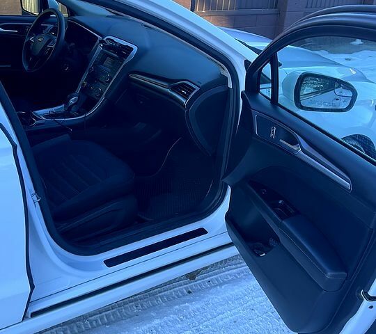 Форд Фьюжн 2013 в Полтаве на Automoto.ua Белый Форд Фьюжн, объемом двигателя 2.5 л и пробегом 198 тыс. км за 9000 $, фото 6 на Automoto.ua