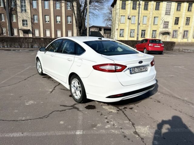 Белый Форд Фьюжн, объемом двигателя 2.5 л и пробегом 101 тыс. км за 10000 $, фото 7 на Automoto.ua