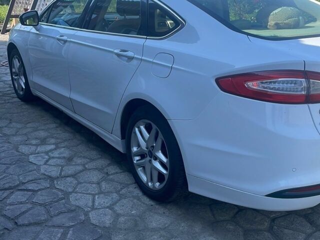 Білий Форд Фьюжен, об'ємом двигуна 1.6 л та пробігом 240 тис. км за 8500 $, фото 7 на Automoto.ua