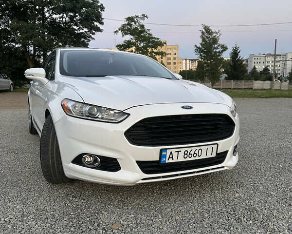 Білий Форд Фьюжен, об'ємом двигуна 2.5 л та пробігом 270 тис. км за 8600 $, фото 1 на Automoto.ua