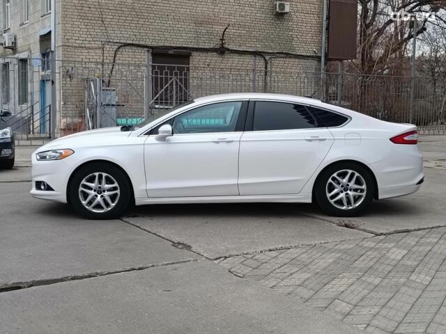 Білий Форд Фьюжен, об'ємом двигуна 1.5 л та пробігом 137 тис. км за 8690 $, фото 2 на Automoto.ua
