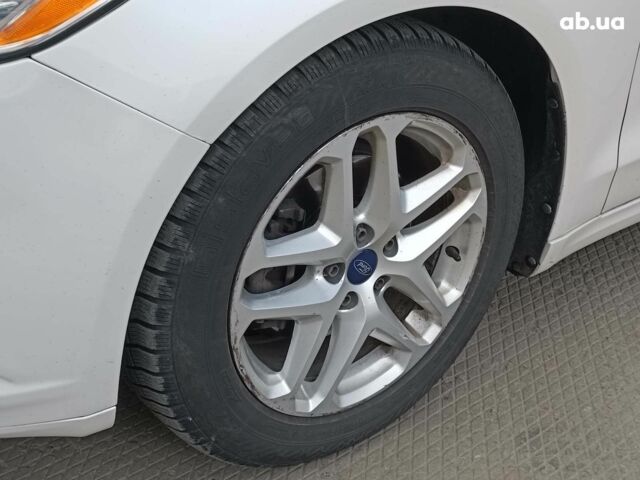 Білий Форд Фьюжен, об'ємом двигуна 1.5 л та пробігом 137 тис. км за 8690 $, фото 12 на Automoto.ua