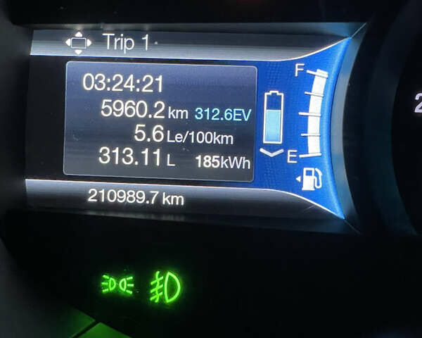 Белый Форд Фьюжн, объемом двигателя 2 л и пробегом 210 тыс. км за 12500 $, фото 11 на Automoto.ua